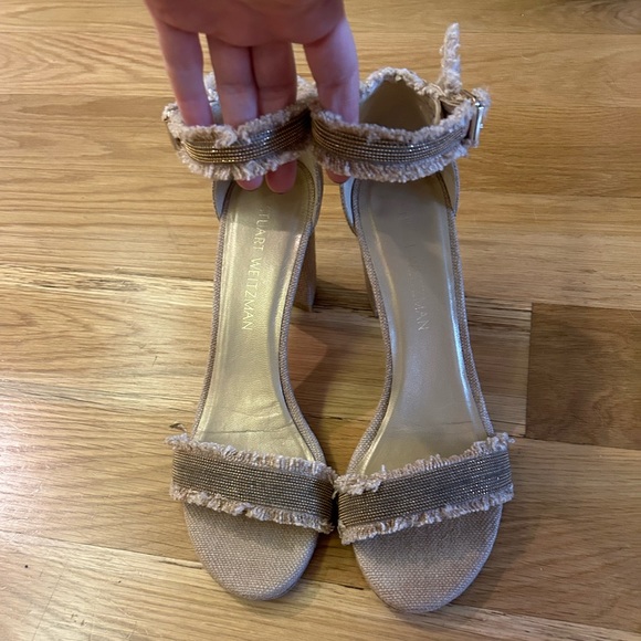 Stuart Weitzman Tan Chaingang Frayed Heel Sandal Sz 8.5 $Orig $450 - Picture 9 of 9